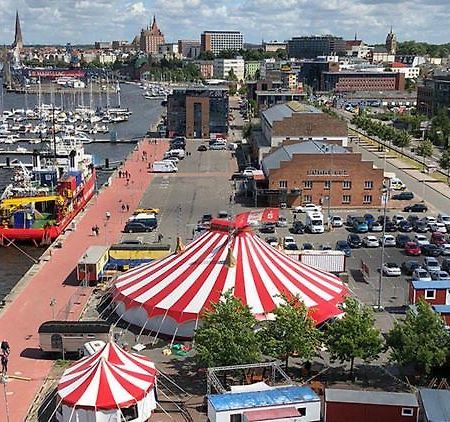 Circus Fantasia Hostel Rostock Exterior foto